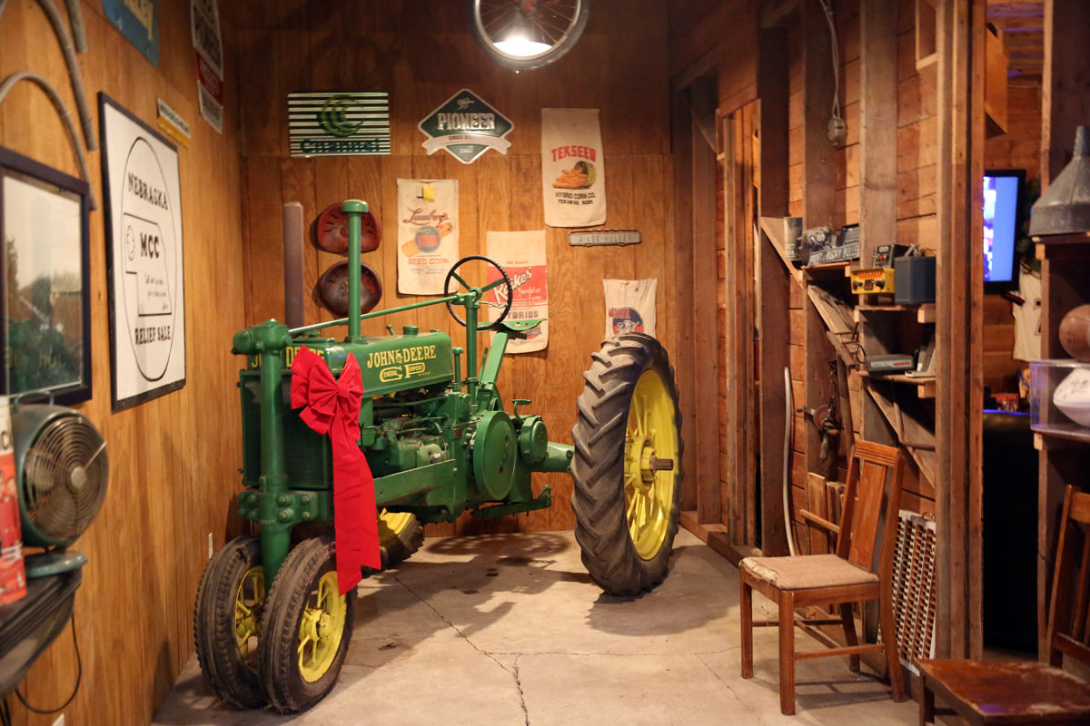 Henderson Holiday Outbuilding Tour (8).jpg